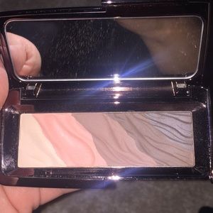 Hourglass eye shadow pellet